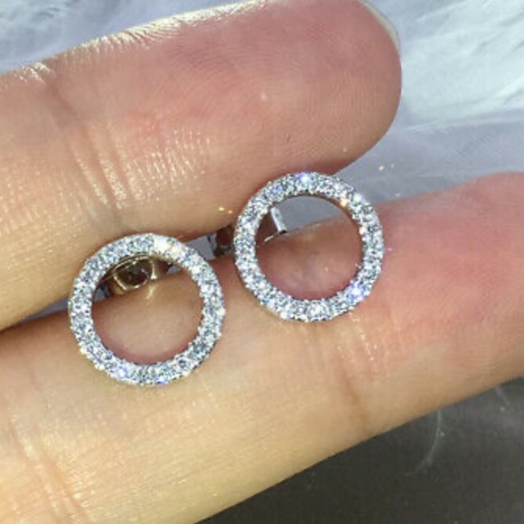 New Luxury 925 sterling Silver Stud Earrings - Picture 3 of 4